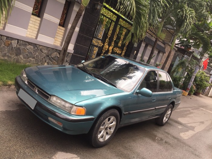 Bán em Honda Accord màu xanh sx 1993 xe còn rất đẹp