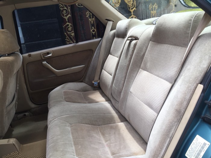 Bán em Honda Accord màu xanh sx 1993 xe còn rất đẹp