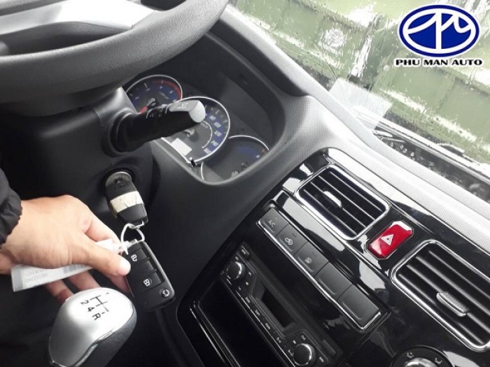 Xe tải JAC 1t25 động cơ dầu tại Bình Dương.