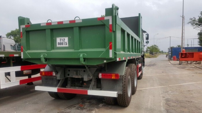 Xe Ben Howo 4 chân Thùng vuông, thùng đúc 2017