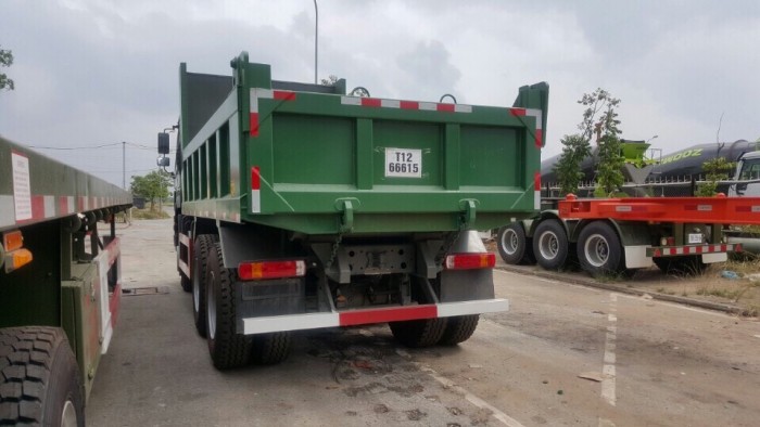 Xe Ben Howo 4 chân Thùng vuông, thùng đúc 2017