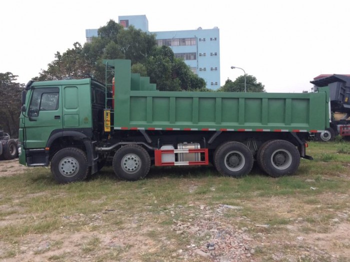 Xe Ben Howo 4 chân Thùng vuông, thùng đúc 2017