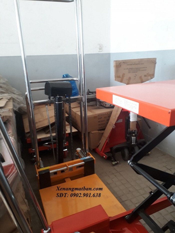 Xe nâng tay cao mini có tải trọng 400kg