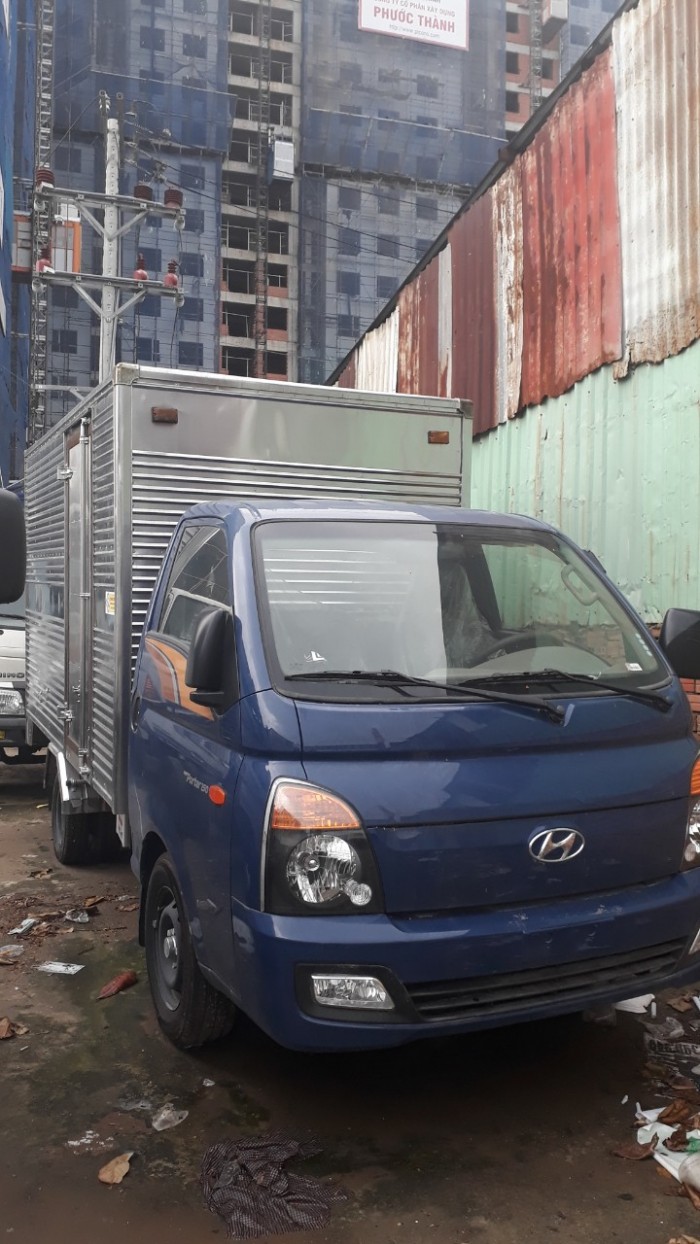 Khuyến mãi lớn mua xe tải Hyundai H150 thùng kín inox