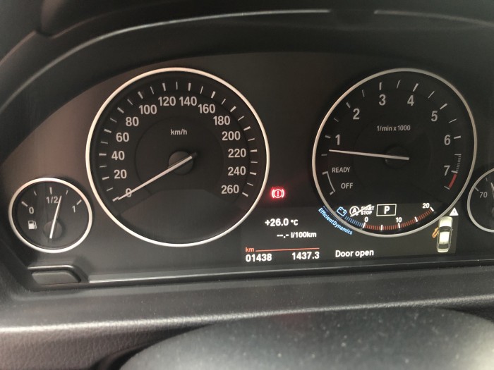 Bán BMW 3 Series 320i sản xuất 2016 đăng ký 05.2018 màu đỏ Biển Hà Nội.