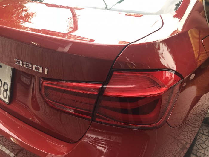 Bán BMW 3 Series 320i sản xuất 2016 đăng ký 05.2018 màu đỏ Biển Hà Nội.