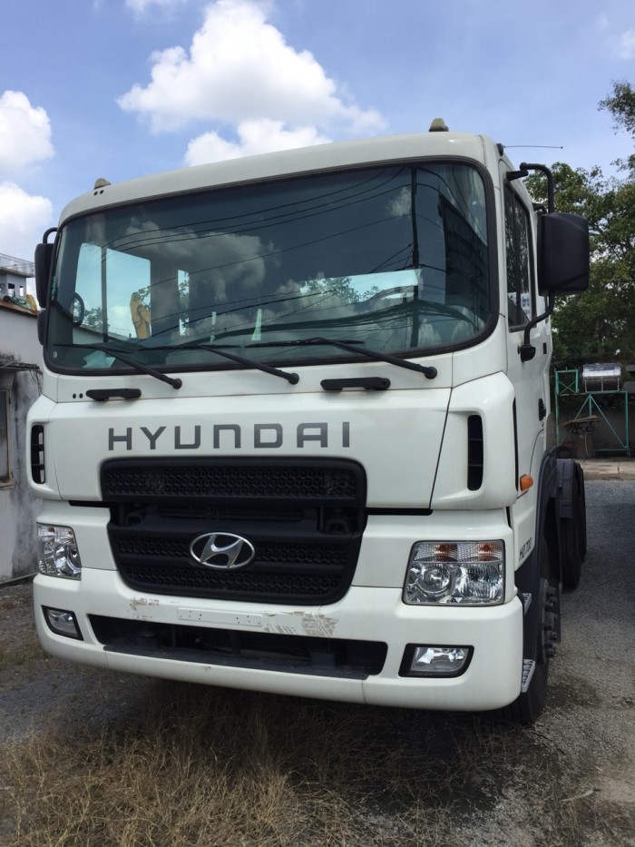 Bán xe đầu kéo hyundai HD700,đời 2017,giá rẻ toàn quốc,xe có sẵn,giao ngay.