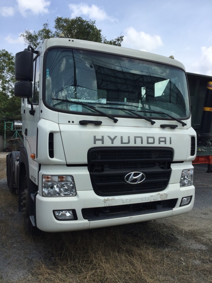 Bán xe đầu kéo hyundai HD700,đời 2017,giá rẻ toàn quốc,xe có sẵn,giao ngay.