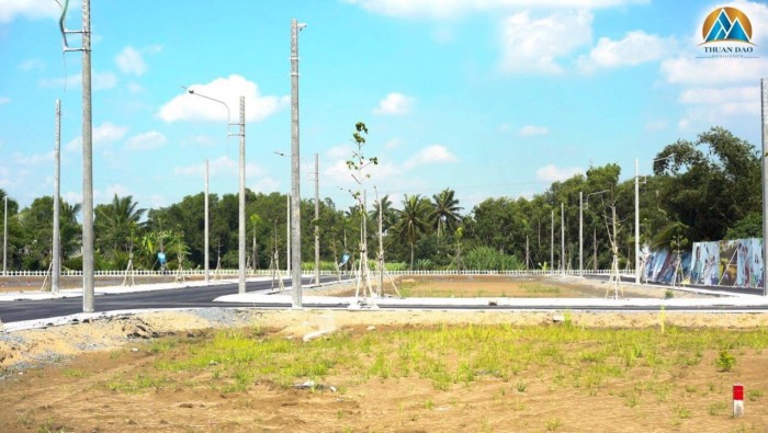 Bán đất mặt tiền đường Phan Văn Mảng, nằm ngay cạnh thị trấn Bến Lức