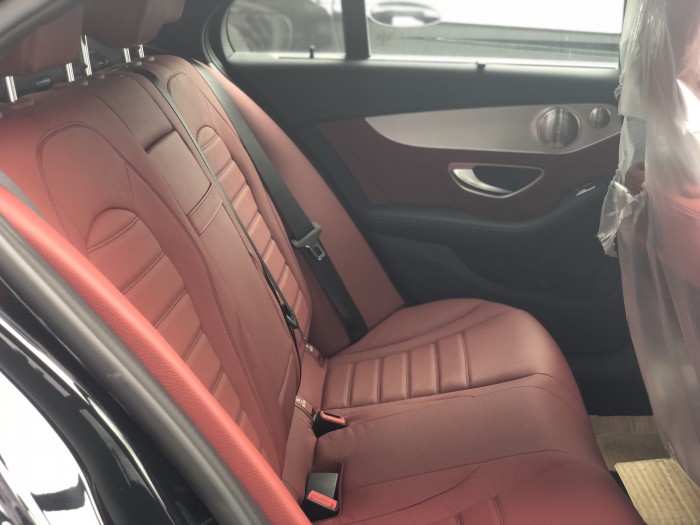 Mercedes-Benz C300 Siêu Lướt Siêu Mới. tiết kiệm hơn 200 triệu đồng Giá xe Mercedes C300 1ty890