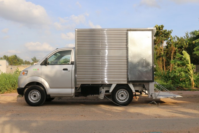 Xe tải Suzuki Carry Pro Thùng Kín Bửng Nâng 460kg - Chạy giờ cấm