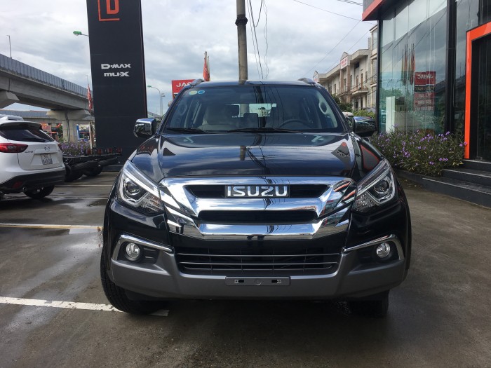 Giá xe Isuzu 7 chỗ máy 1.9 mới nhất miền bắc,giá cạnh tranh,hỗ trợ đăng ký đăng kiểm.