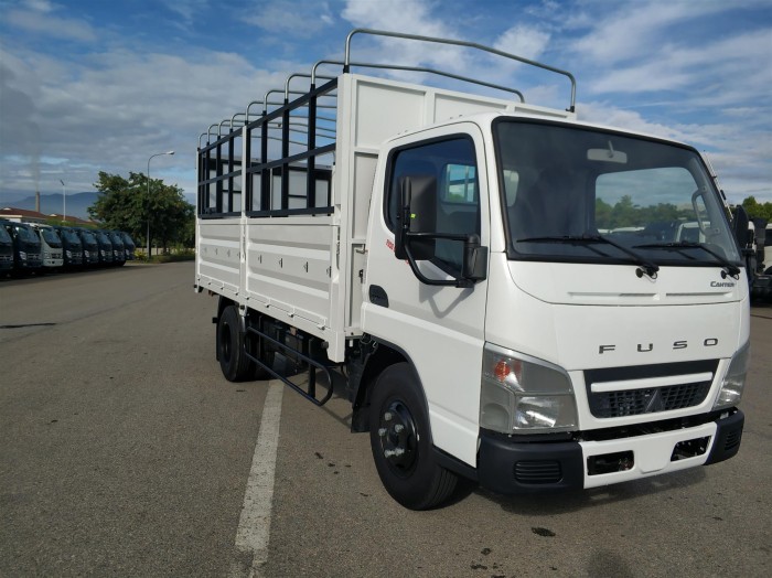 Bán xe tải nhật bản Mitsubishi Canter 4.99 tải trọng 2 tấn 2, đời 2018.