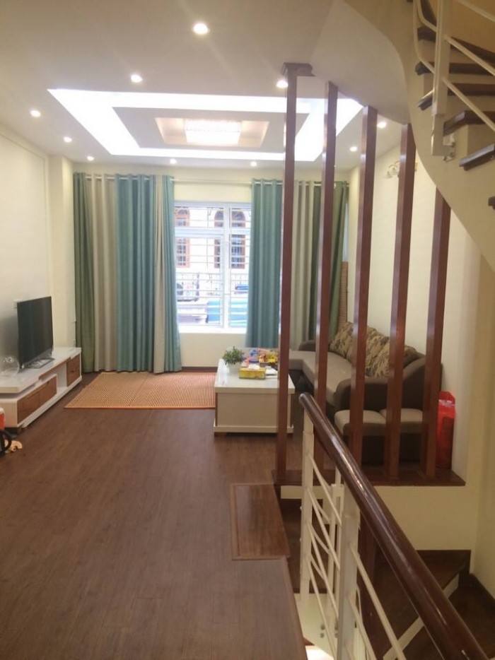 Cần bán gấp nhà đẹp 5 tầng tại phố Nguyễn Lương Bằng ngõ 3m