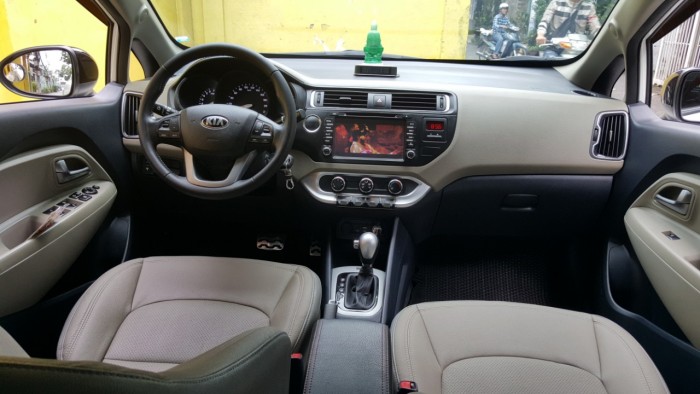Cần bán xe Kia Rio 2016 số tự động màu trắng, nhập Korea nguyên chiếc
