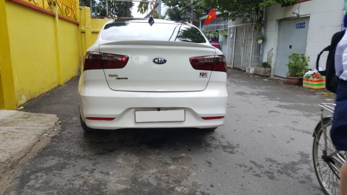 Cần bán xe Kia Rio 2016 số tự động màu trắng, nhập Korea nguyên chiếc
