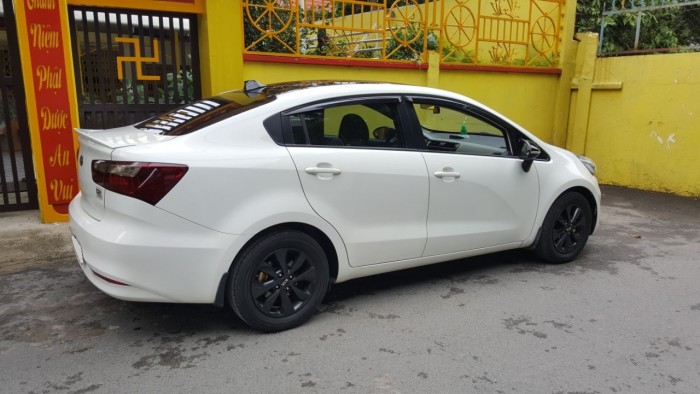 Cần bán xe Kia Rio 2016 số tự động màu trắng, nhập Korea nguyên chiếc