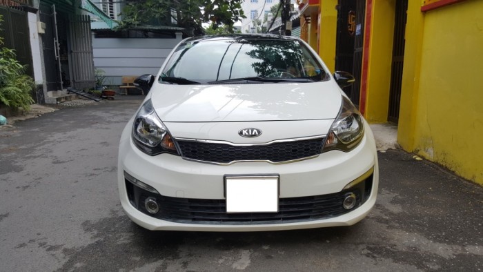 Cần bán xe Kia Rio 2016 số tự động màu trắng, nhập Korea nguyên chiếc