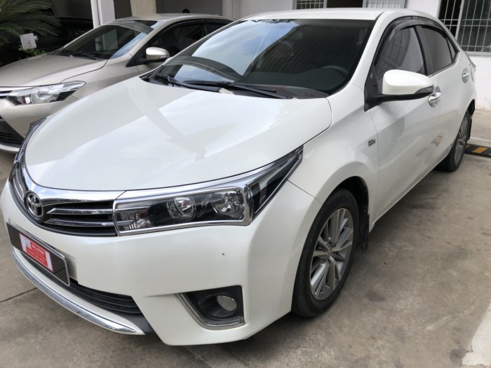 Bán lại xe Altis 1.8 màu Trằng đời 2015