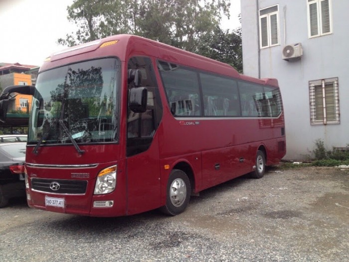Giá xe khách 34 chỗ mới tracomeco 2018, Bán xe khách 34 chỗ bầu hơi mới 2018, xe khách universe mini động cơ mới tracomeco 2018.