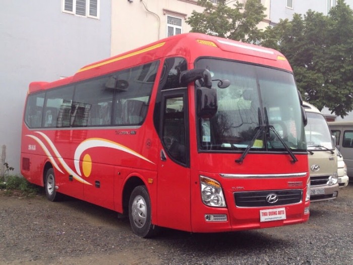 Giá xe khách 34 chỗ mới tracomeco 2018, Bán xe khách 34 chỗ bầu hơi mới 2018, xe khách universe mini động cơ mới tracomeco 2018.