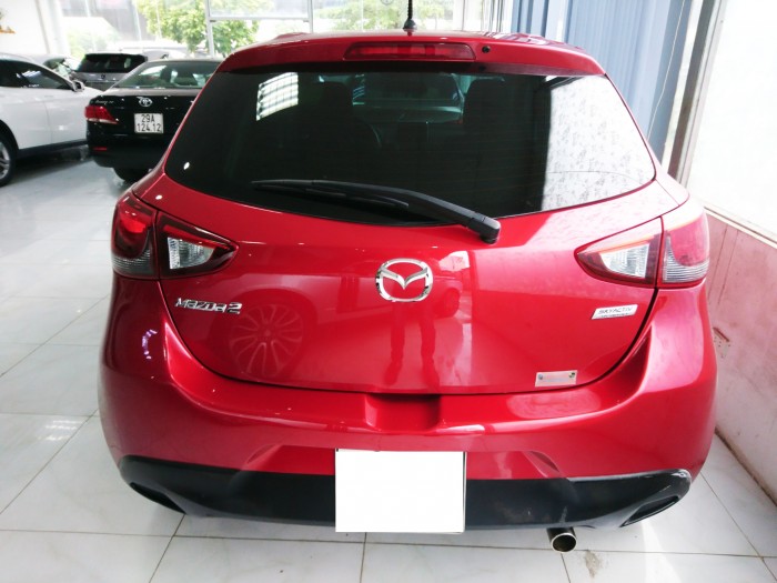 Mazda 2 hatchback 2016 màu đỏ