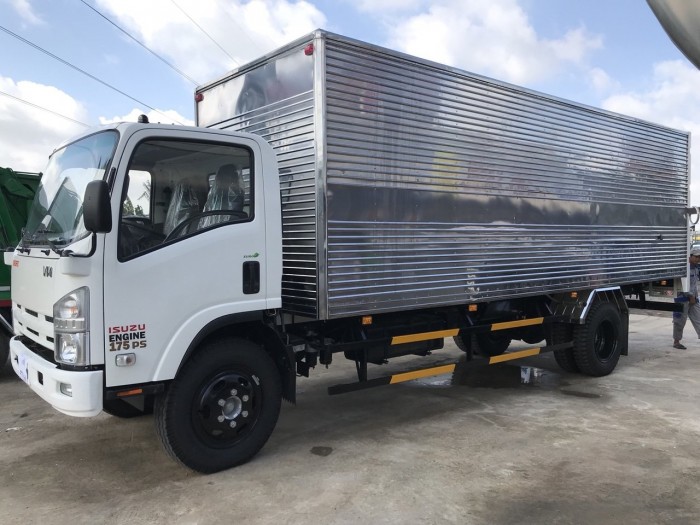 Bán gấp xe tải Isuzu 8t2 trả góp 90% giá trị xe, giá rẻ nhất miền nam