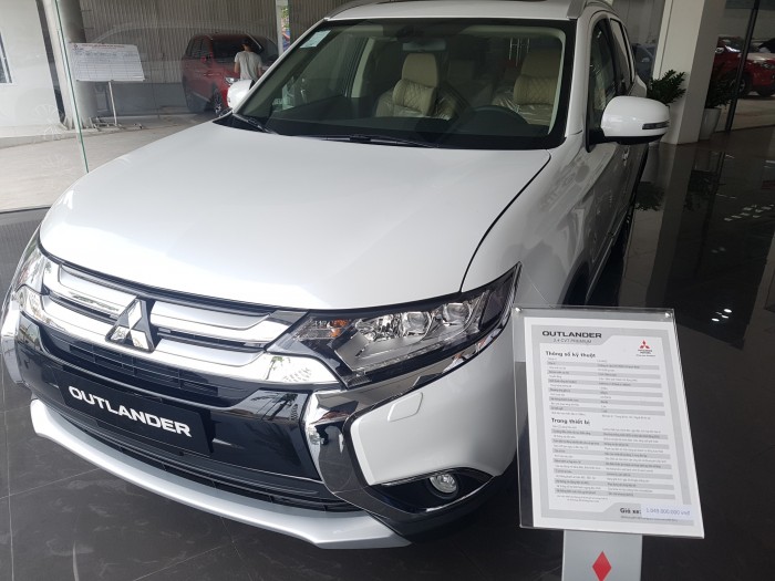 Mitsubishi Outlander 2018 hỗ trợ trả góp 80%