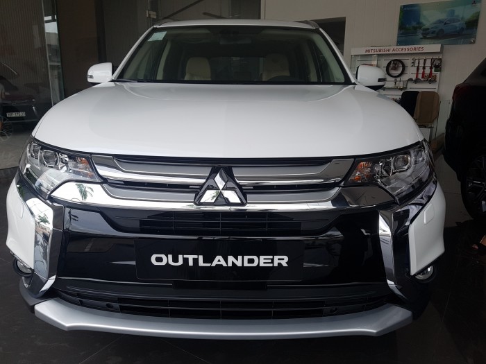 Mitsubishi Outlander 2018 hỗ trợ trả góp 80%