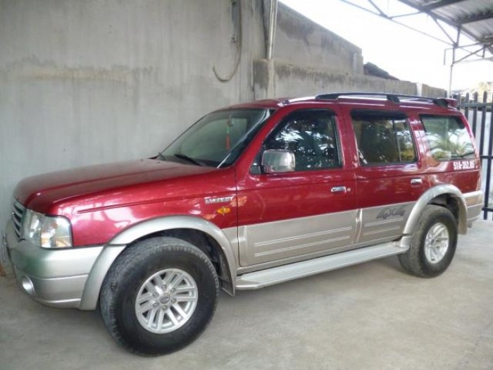 Cần bán xe Ford Everest 2006 dầu số sàn, màu đỏ cực hot