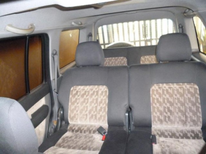 Cần bán xe Ford Everest 2006 dầu số sàn, màu đỏ cực hot