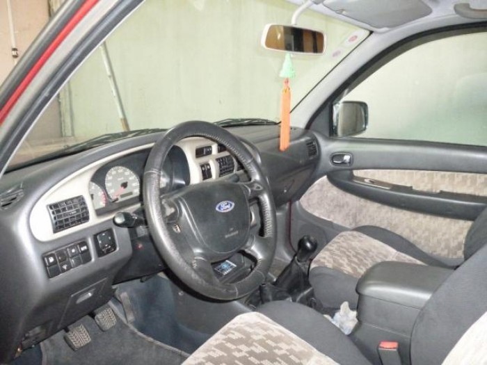 Cần bán xe Ford Everest 2006 dầu số sàn, màu đỏ cực hot