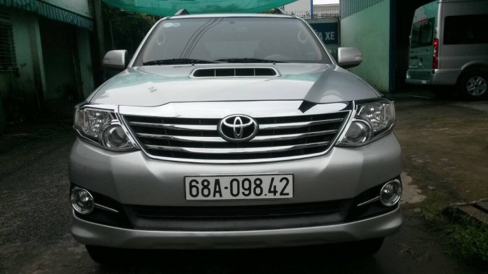 Bán Toyata Fortuner sx 2015 ghi bạc máy dầu