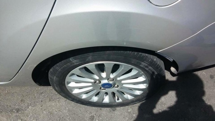Cần bán xe Ford Fiesta 2012 số sàn màu xám bạc