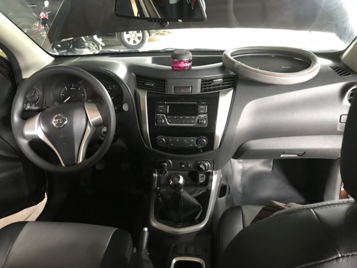 Bán tải Nissan NAVARA SL máy dầu số sàn 2 cầu điện nhập Thái Lan 2016 biển Sài Gòn màu cà phê nâu