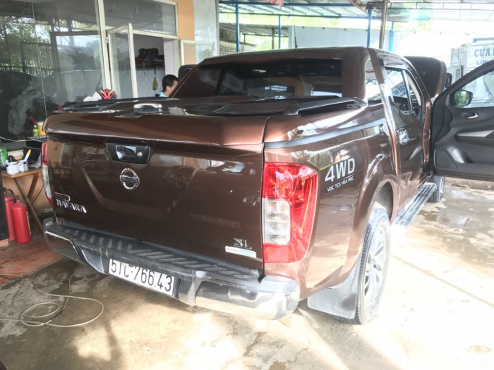 Bán tải Nissan NAVARA SL máy dầu số sàn 2 cầu điện nhập Thái Lan 2016 biển Sài Gòn màu cà phê nâu