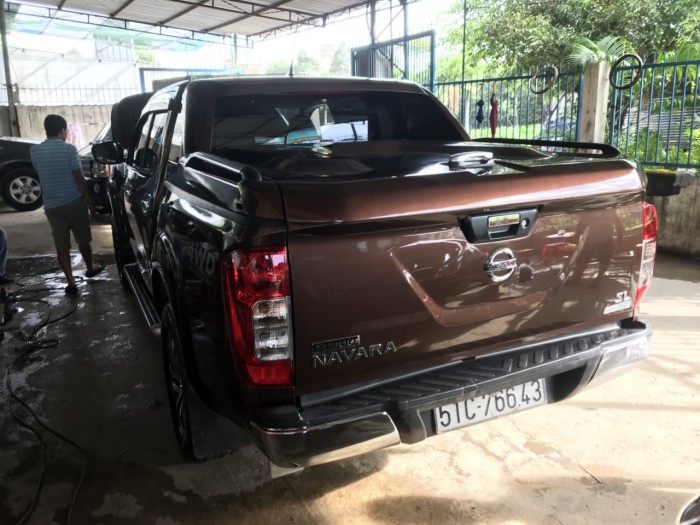 Bán tải Nissan NAVARA SL máy dầu số sàn 2 cầu điện nhập Thái Lan 2016 biển Sài Gòn màu cà phê nâu