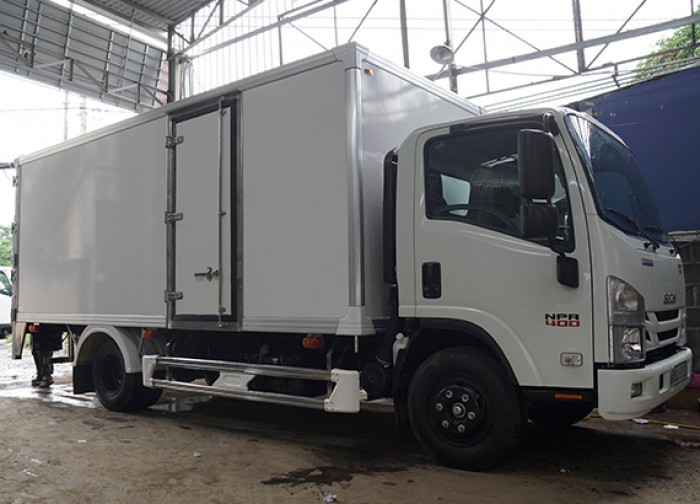 Xe tải isuzu 3.5 tấn thùng kín inox có bửng nâng, trả trước 100 triệu, giao xe ngay