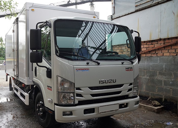 Xe tải isuzu 3.5 tấn thùng kín inox có bửng nâng, trả trước 100 triệu, giao xe ngay