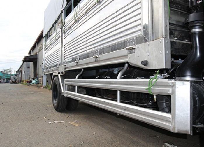 Xe tải isuzu 1t9 thùng mui bạt, có bửng nâng - Trả trước 100 triệu giao luôn xe