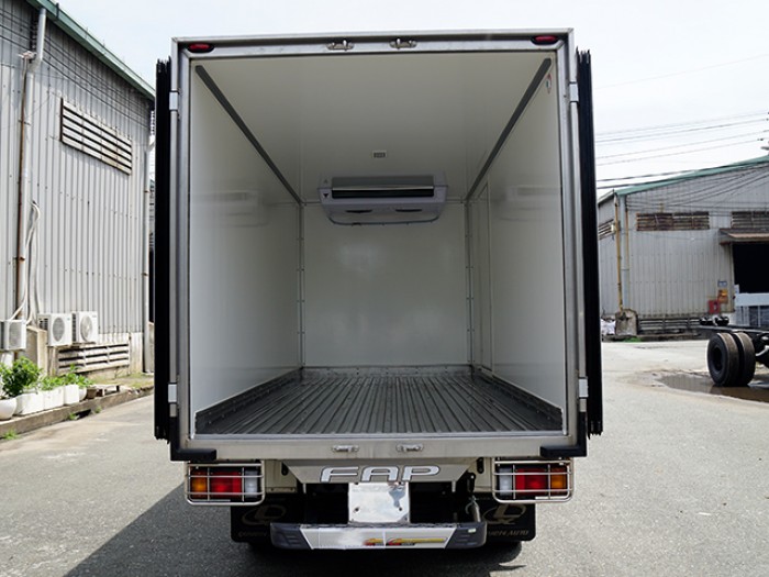 Xe tải isuzu 1t9 thùng đông lạnh - Trả trước 100 triệu giao xe luôn