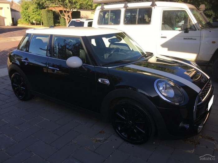 Bán nhanh em Mini Copper S 2.0AT 2015 màu đen nhập khẩu Anh