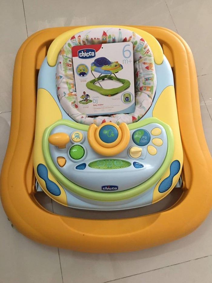 Thanh lý xe tập đi chicco còn mới 99%