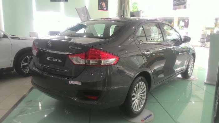 Suzuki Ciaz 2018 phân khúc hạng B sedan giá rẻ.