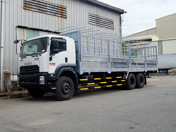 Xe tải isuzu 15 tấn thùng mui bạt - Trả trước 200 triệu,giao xe ngay