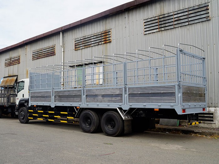 Xe tải isuzu 15 tấn thùng mui bạt - Trả trước 200 triệu,giao xe ngay