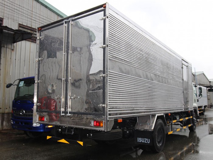 Xe tải isuzu 8t2 thùng kín inox - Trả trước 200 triệu