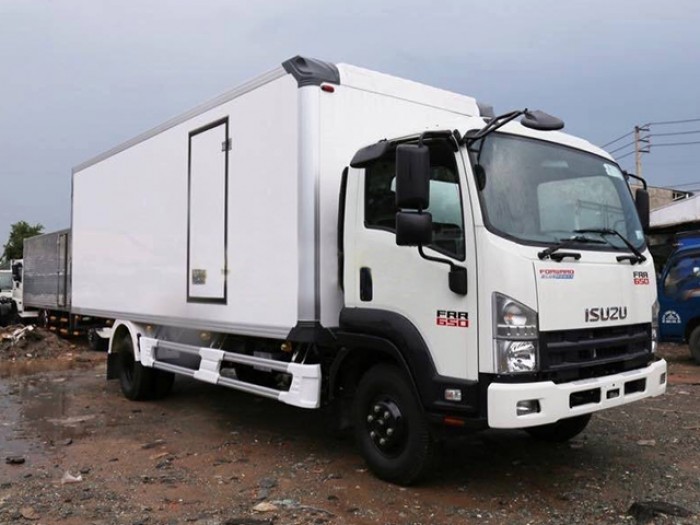 Xe tải isuzu 6t2 thùng đông lạnh - Trả trước 200 triệu giao luôn xe