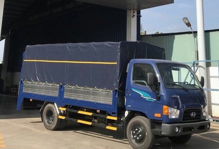 Hyundai 110s tải 7 tấn thùng mui bạt