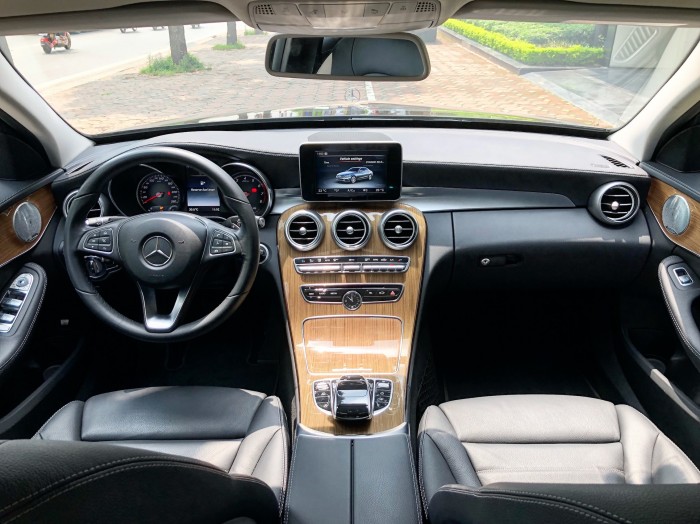 Bán Mercedes C250 2018 đã qua sử dụng chính hãng